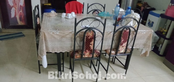 DINING TABLE WITH 6 CHAIR